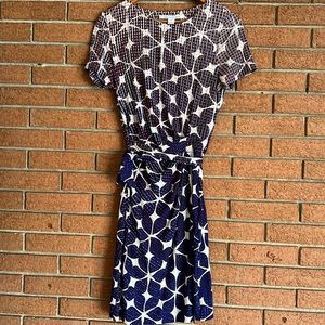 DIANE VON FURSTENBERG OMBRÉ AND SPECKLED FLORAL SELF TIE DRESS